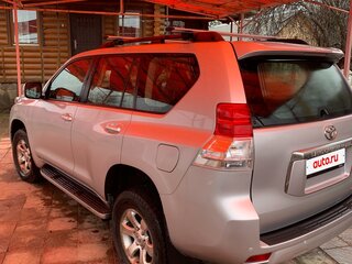 2013 Toyota Land Cruiser Prado 150 Series, серебристый, 4300000 рублей, вид 4