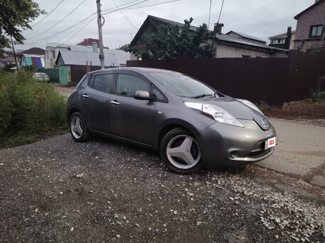 2014 Nissan Leaf (EM57) I (ZE0/AZE0), серый, 1050000 рублей, вид 1