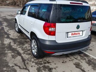 2012 Skoda Yeti I, белый, 700000 рублей, вид 4