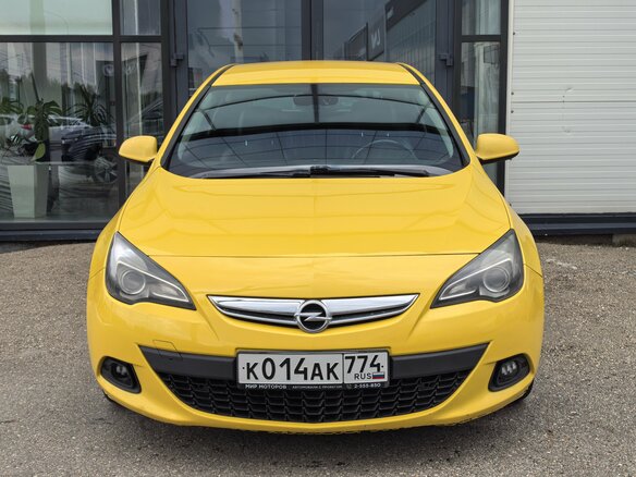 2012 Opel Astra GTC J Рестайлинг, жёлтый - вид 3