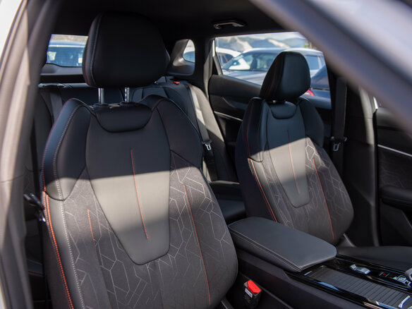 2025 Geely Cityray, белый, 3219990 рублей - вид 31