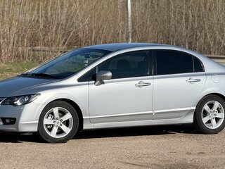 2010 Honda Civic VIII Рестайлинг, серебристый, 900000 рублей, вид 2