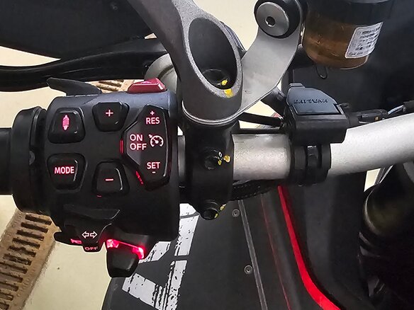 2021 Ducati Multistrada V4, красный, 2100000 рублей - вид 13