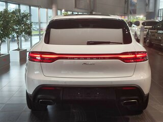 2025 Porsche Macan I Рестайлинг 2, белый, 11750000 рублей, вид 4