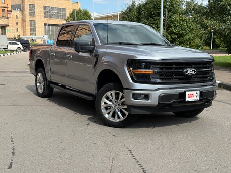 2024 Ford F-150 SuperCrew Lobo XIV Рестайлинг, серебристый, 7300000 рублей, вид 3