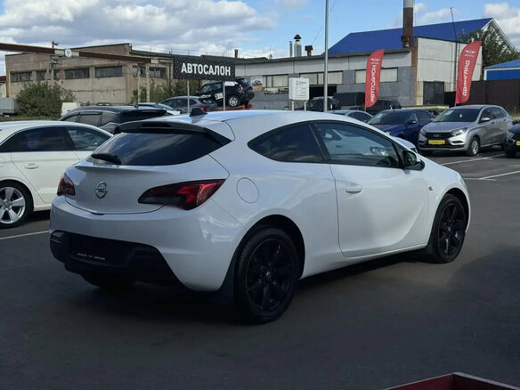 2013 Opel Astra GTC J Рестайлинг, белый - вид 6