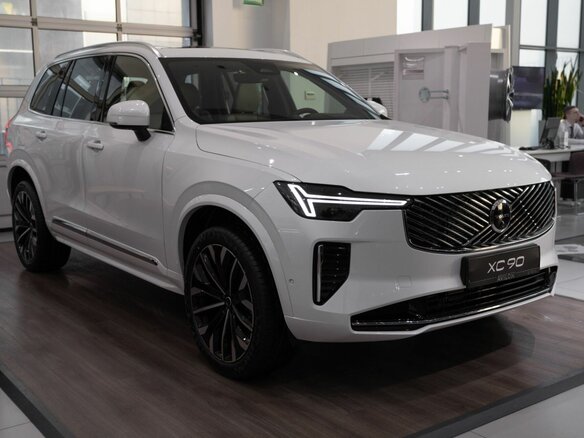 2025 Volvo XC90 B6 II Рестайлинг 2, белый - вид 1