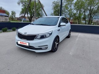 2017 Kia Rio III Рестайлинг, белый, 1250000 рублей, вид 3