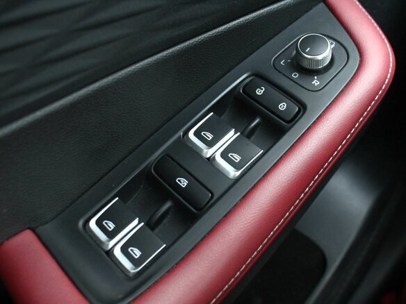 2023 Geely Coolray I Рестайлинг, красный, 2080000 рублей - вид 12