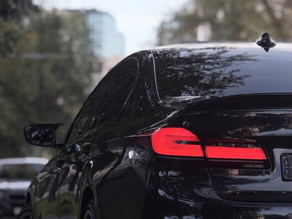 2017 BMW 5 серии 530d xDrive VII (G30/G31/G38), чёрный, 4700000 рублей - вид 7