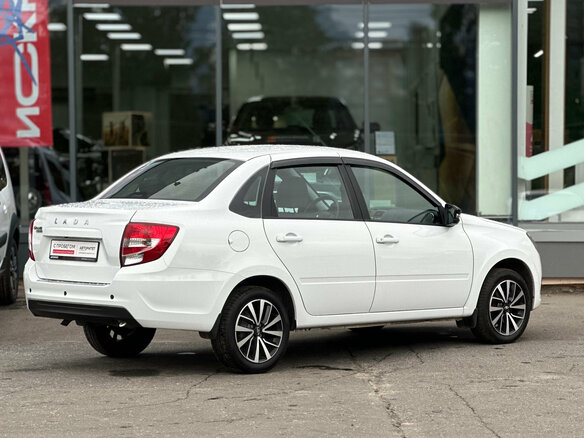 2024 Lada (ВАЗ) Granta I Рестайлинг, белый, 1019000 рублей - вид 4