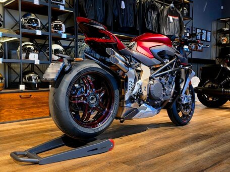 2019 MV Agusta Brutale 1000, красный, 3290000 рублей, вид 3