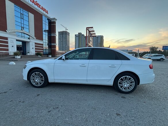 2010 Audi A4 IV (B8), белый, 860000 рублей - вид 3