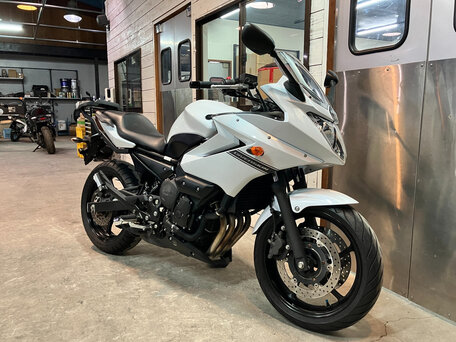 2012 Yamaha XJ6 (FZ6R), белый, 645000 рублей, вид 3