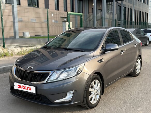 2015 Kia Rio 6-speed III, серый, 900000 рублей - вид 1