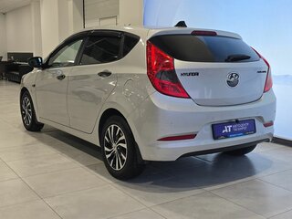 2015 Hyundai Solaris I Рестайлинг, серый, 999000 рублей, вид 5