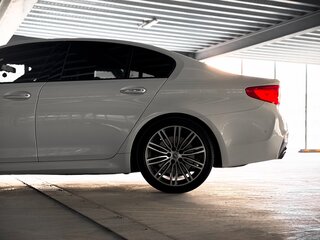 2018 BMW 5 серии 530i VII (G30/G31/G38), белый, 2799000 рублей, вид 5