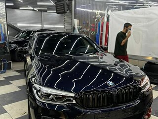 2018 BMW 5 серии 540i xDrive VII (G30/G31/G38), чёрный, 4150000 рублей, вид 3