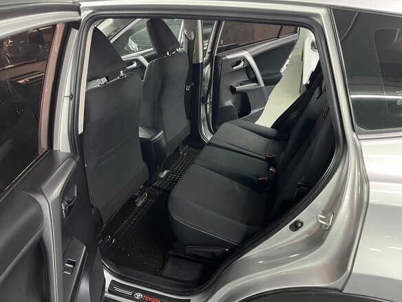 2018 Toyota RAV4 IV (XA40) Рестайлинг, серебристый, 2099000 рублей - вид 17