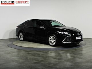 2021 Toyota Camry VIII (XV70) Рестайлинг, чёрный, 3357000 рублей, вид 3