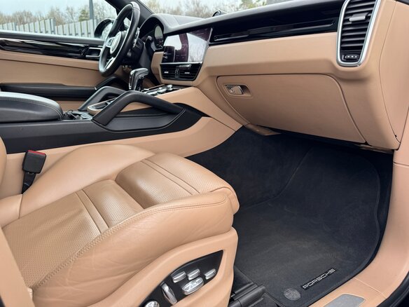2020 Porsche Cayenne Coupé III, чёрный, 7850000 рублей - вид 22