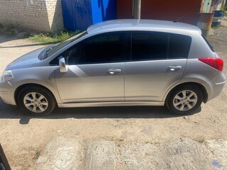 2010 Nissan Tiida I Рестайлинг, серебристый, 625000 рублей, вид 3