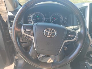 2016 Toyota Land Cruiser 200 Series Рестайлинг 2, чёрный, 5450000 рублей, вид 3