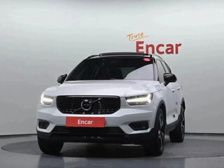 2021 Volvo XC40 I, белый, 2100000 рублей, вид 2