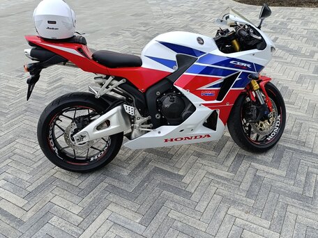 2013 Honda CBR 600RR, красный, 750000 рублей, вид 3