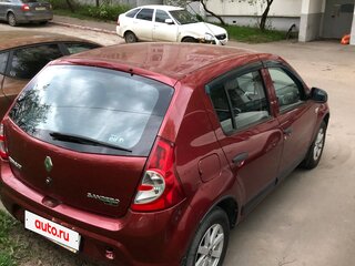 2011 Renault Sandero I, красный, 740000 рублей, вид 3