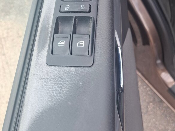 2012 Volkswagen Multivan T5 Рестайлинг, коричневый, 1850000 рублей - вид 21