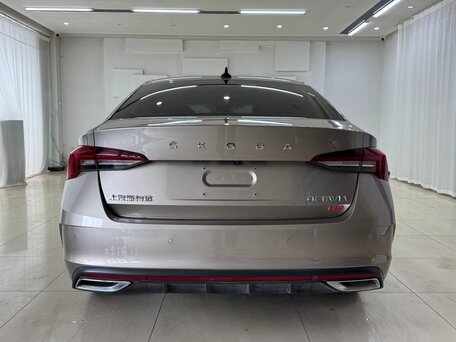 2022 Skoda Octavia IV (A8), бежевый, вид 5