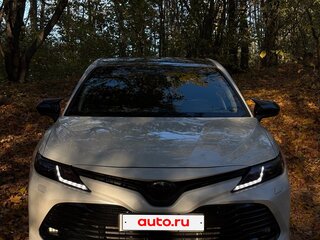 2018 Toyota Camry VIII (XV70), белый, 2500000 рублей, вид 1