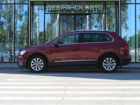 2019 Volkswagen Tiguan II, красный, 2100000 рублей, вид 2