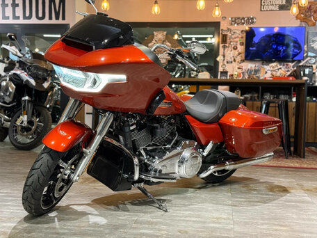 2024 Harley-Davidson Road Glide, красный, 3600000 рублей, вид 2