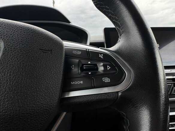 2022 Geely Coolray I, красный, 1080000 рублей - вид 13