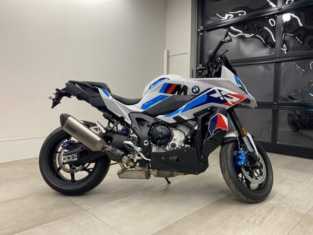 2025 BMW M 1000 XR, белый, 3250000 рублей, вид 3
