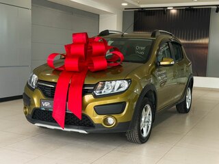 2015 Renault Sandero Stepway II, зелёный, 1075000 рублей, вид 1