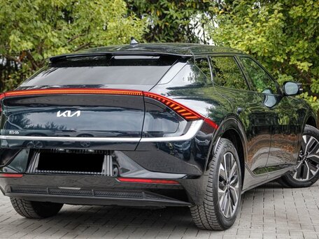 2023 Kia EV6 Standard Range I, синий, 3330000 рублей, вид 3