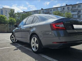 2018 Skoda Octavia III (A7) Рестайлинг, серый, 1920000 рублей, вид 2