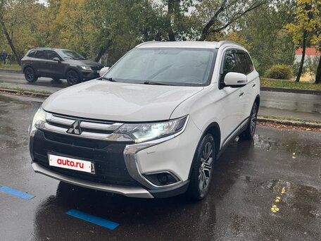 2016 Mitsubishi Outlander III Рестайлинг 2, белый, 2100000 рублей, вид 4