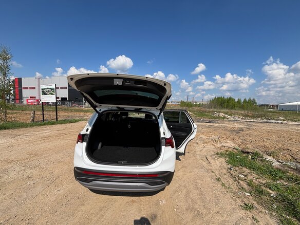2021 Hyundai Santa Fe IV Рестайлинг, белый, 3650000 рублей - вид 5