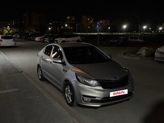 2015 Kia Rio III, серебристый, 900000 рублей, вид 3