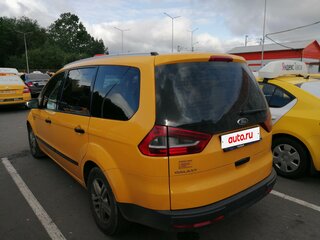 2015 Ford Galaxy II Рестайлинг, жёлтый, 650000 рублей, вид 2