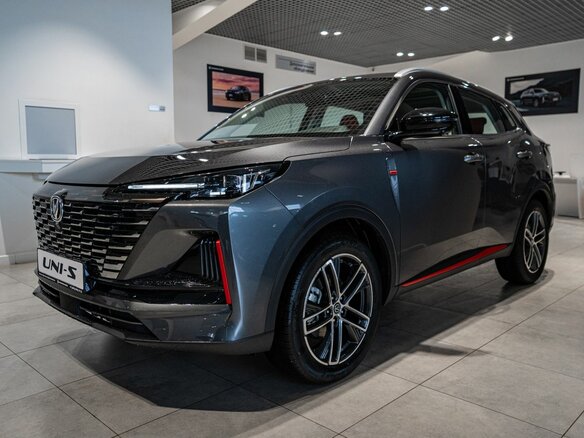 2025 Changan UNI-S I, серый, 3179900 рублей