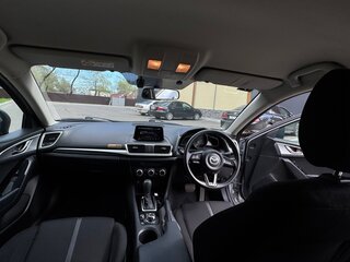 2016 Mazda Axela III Рестайлинг, серебристый, 1000000 рублей, вид 4