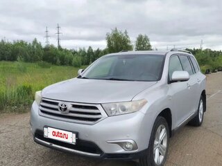 2011 Toyota Highlander II (XU40) Рестайлинг, серебристый, 1890000 рублей, вид 1