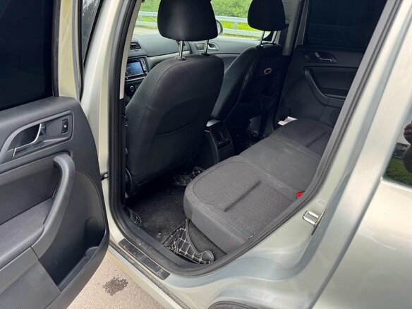 2015 Skoda Yeti I Рестайлинг, серебристый, 1050000 рублей - вид 10