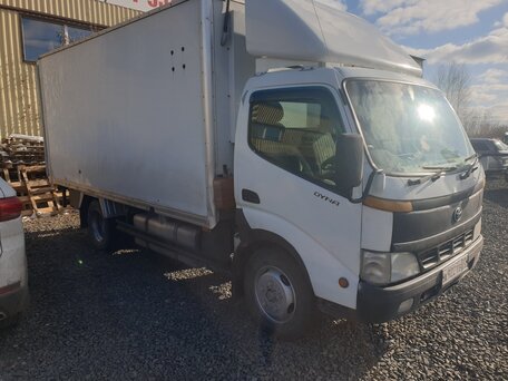 2002 Toyota Dyna, белый, 1500000 рублей, вид 2