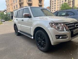 2019 Mitsubishi Pajero IV Рестайлинг 2, белый, 3800000 рублей, вид 2